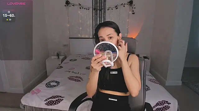 Snapshot of lia_sun chatting on February 22, 2025, 10:40 am lia sun online show from February 22, 2025, 10:40 am