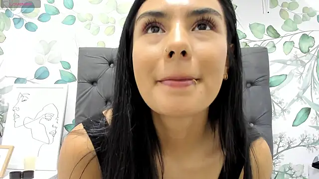 atilanadiaz7 online show from January 17, 2025, 4:47 pm