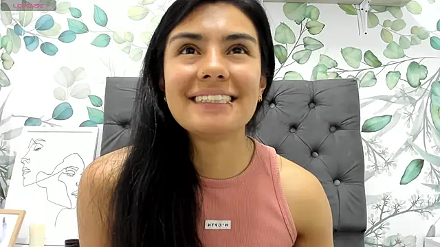 atilanadiaz7 online show from January 28, 2025, 6:17 pm