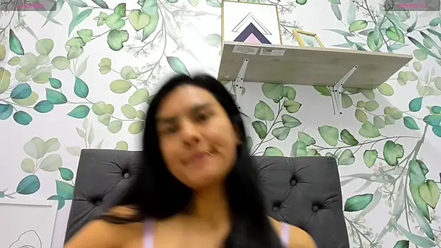 atilanadiaz7 online show from February 27, 2025, 2:32 pm