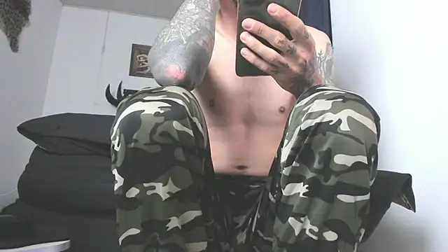Aaron BigDickxxx online show from May 27, 2026, 10:23 am