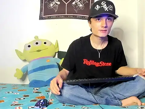 eeaa01 online show from November 25, 2025, 4:40 pm