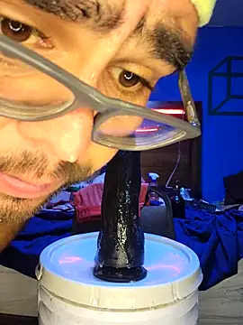 Snapshot of Ricorry@xh chatting on October 16, 2025, 6:14 am Ricorryxh online show from October 16, 2025, 6:14 am