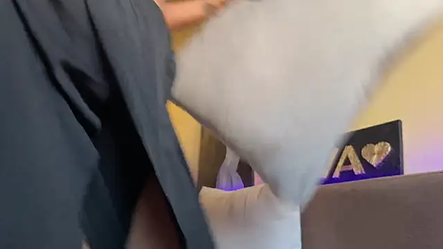 Missy baby online show from April 18, 2026, 3:49 pm