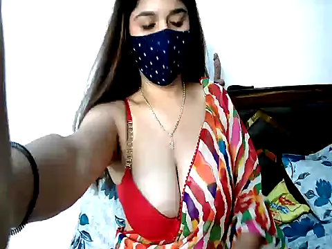 Gloie4u online show from June 9, 2026, 9:54 am