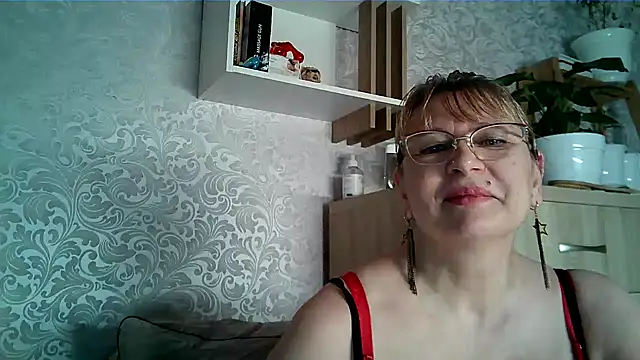 Snapshot of Aline_LoveFlowers chatting on February 27, 2026, 9:48 pm Aline LoveFlowers online show from February 27, 2026, 9:48 pm
