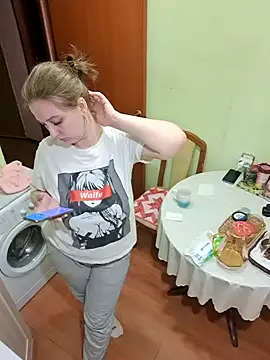 Sakura Green online show from March 9, 2025, 5:49 pm