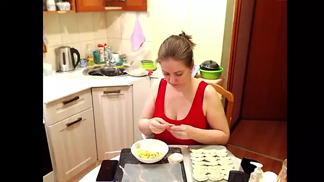 Sakura Green online show from March 12, 2025, 6:22 pm