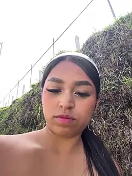 Juli Walker online show from December 9, 2024, 2:28 pm