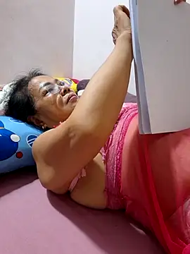 Snapshot of Hotestlove chatting on September 29, 2025, 2:22 pm Hotestlove online show from September 29, 2025, 2:22 pm