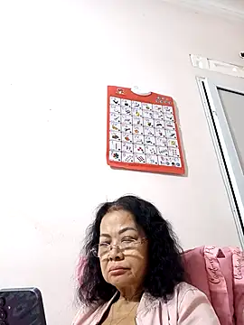 Hotestlove online show from November 5, 2025, 12:38 pm