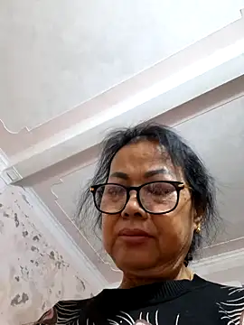 Hotestlove online show from November 29, 2025, 11:57 am