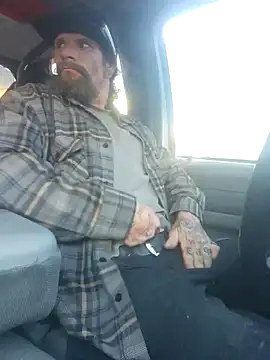 Snapshot of Crackkers chatting on December 2, 2024, 4:09 pm Crackkers online show from December 2, 2024, 4:09 pm