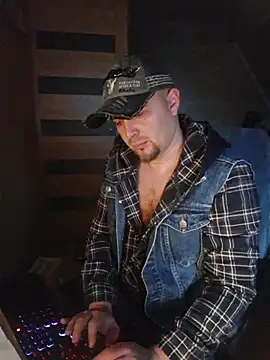 Foxyshaved online show from October 27, 2025, 6:06 am