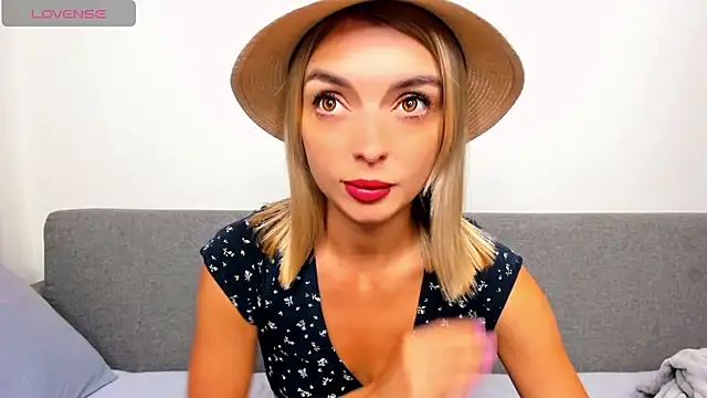  ellen meow  online show from September 19, 2025, 7:47 pm