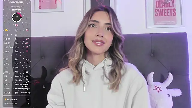 IsadoraGalle  online show from April 4, 2026, 9:12 pm