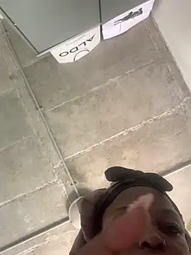 slimcateee online show from February 9, 2026, 10:52 am