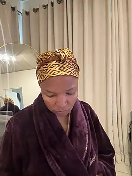 slimcateee online show from May 19, 2026, 8:53 am