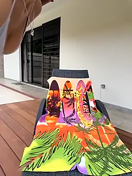 emma4xxx online show from February 7, 2025, 7:38 pm