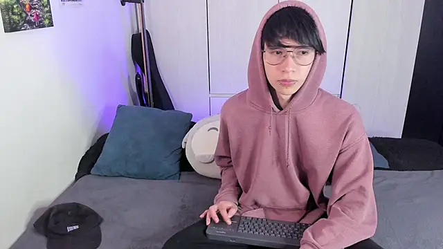 Aventure Twinks online show from December 16, 2024, 8:58 pm