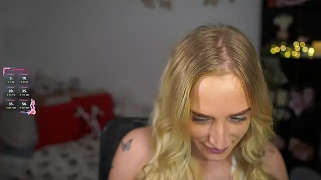 Nicolette  Shea  online show from December 24, 2024, 9:06 am