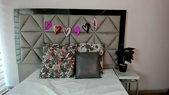 nina pons online show from February 14, 2025, 9:53 pm