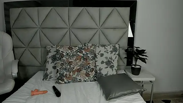 nina pons online show from March 11, 2025, 11:04 pm