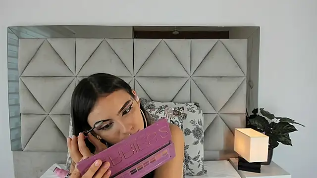 nina pons online show from September 11, 2025, 9:04 pm