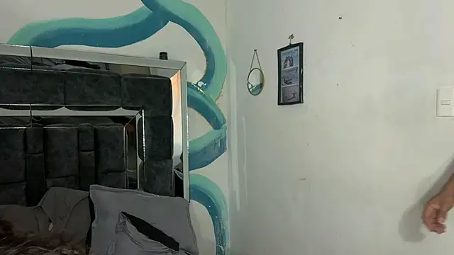 Hells bells online show from November 1, 2025, 11:23 am