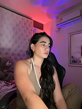 ZarahEvans online show from December 3, 2025, 8:07 pm