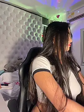 ZarahEvans online show from April 13, 2026, 8:36 pm