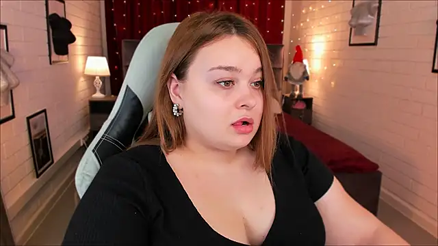 KimberlyMaran online show from February 7, 2025, 9:05 am