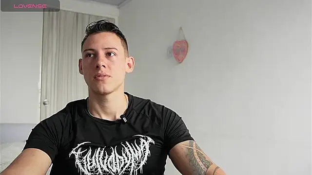 Muscle King Cum online show from April 13, 2026, 2:00 pm