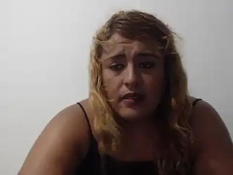 Snapshot of KIARAMARSHALLWELLZ chatting on December 17, 2024, 10:43 pm KIARAMARSHALLWELLZ online show from December 17, 2024, 10:43 pm