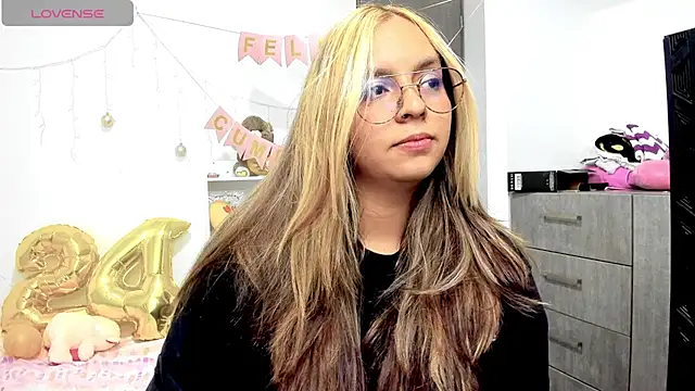 Valery7rose  online show from February 23, 2025, 12:19 am