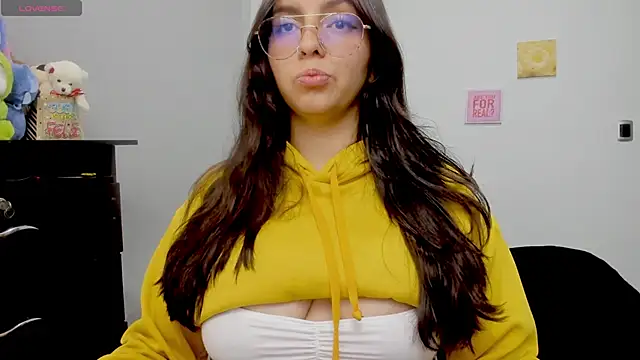 Valery7rose  online show from September 12, 2025, 9:15 pm