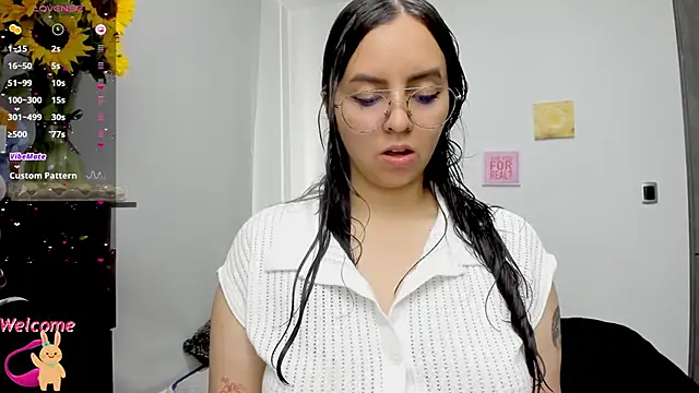 Valery7rose  online show from September 15, 2025, 2:28 pm