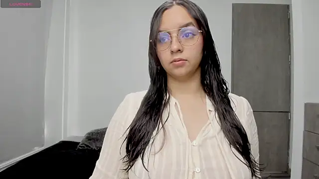 Valery7rose  online show from October 9, 2025, 2:59 pm