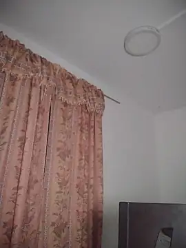 Snapshot of JuanaSimons chatting on December 3, 2025, 2:08 am JuanaSimons online show from December 3, 2025, 2:08 am