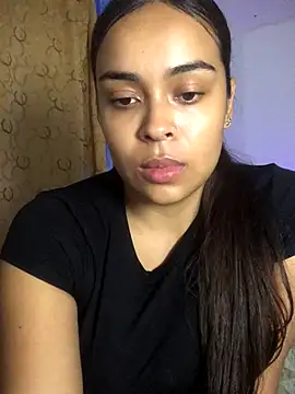 Snapshot of JuanaSimons chatting on December 14, 2025, 12:05 am JuanaSimons online show from December 14, 2025, 12:05 am