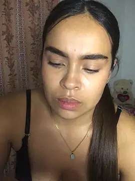 Snapshot of JuanaSimons chatting on February 27, 2026, 12:32 am JuanaSimons online show from February 27, 2026, 12:32 am