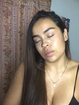 Snapshot of JuanaSimons chatting on March 7, 2026, 1:24 am JuanaSimons online show from March 7, 2026, 1:24 am