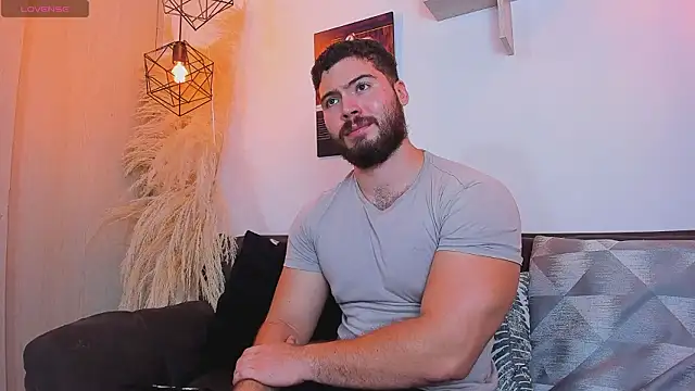 SebastianVilla  online show from March 13, 2026, 11:33 pm