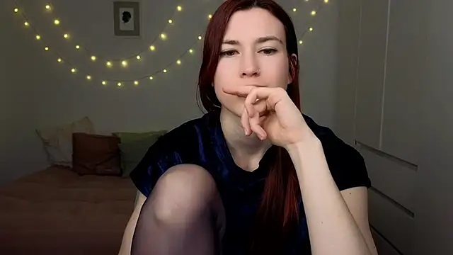 AliciaNewell online show from April 3, 2026, 5:11 pm