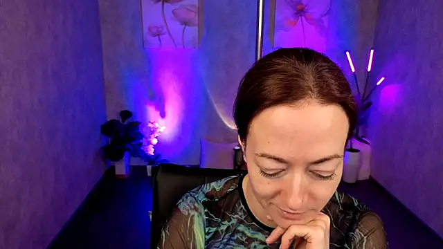 kimberlyray777 online show from February 7, 2025, 11:01 am