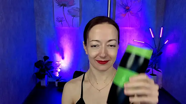 kimberlyray777 online show from February 10, 2025, 11:04 am