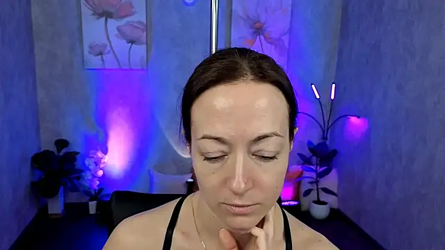 kimberlyray777 online show from February 22, 2025, 12:19 pm