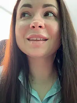 dreams4u online show from April 15, 2026, 8:32 am