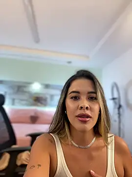 Emilia Bakerr online show from January 7, 2025, 6:14 pm