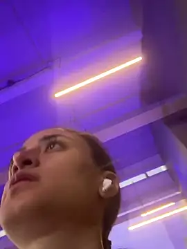 Snapshot of _Caroliinee_ chatting on January 31, 2025, 3:33 pm Caroliinee online show from January 31, 2025, 3:33 pm